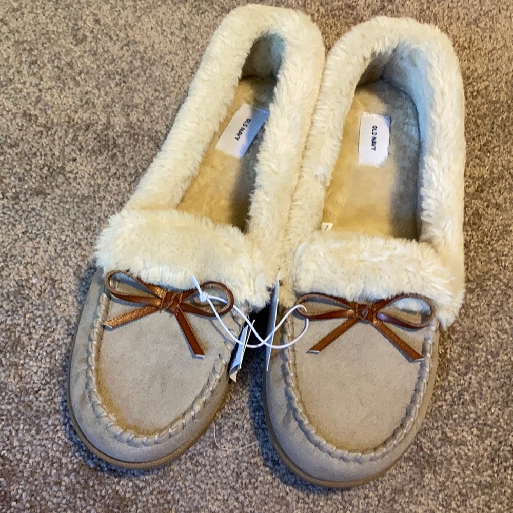 NWT Old Navy Women’s Moccasins Size 9